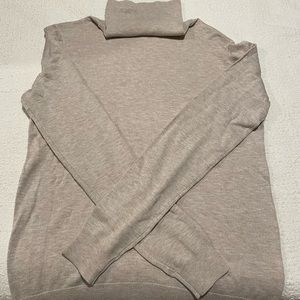 Neutral turtleneck Long sleeve.